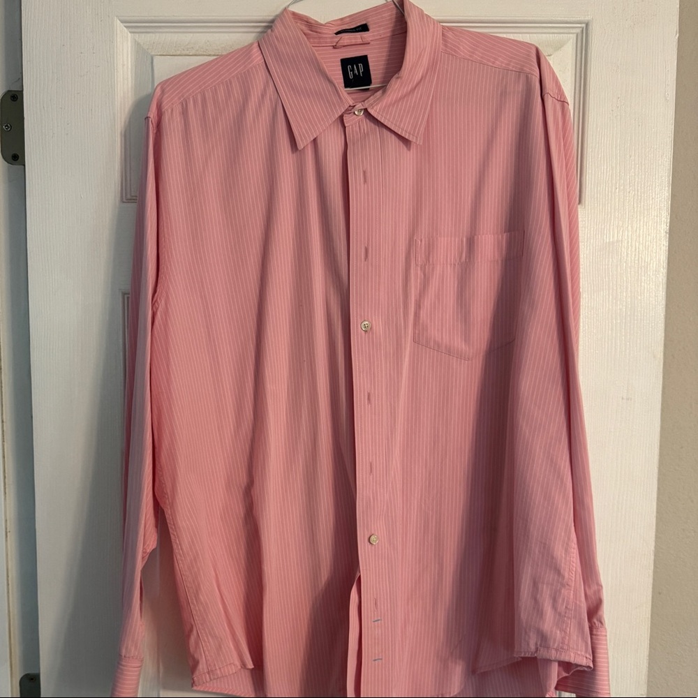 Men’s Gap Button up with pocket